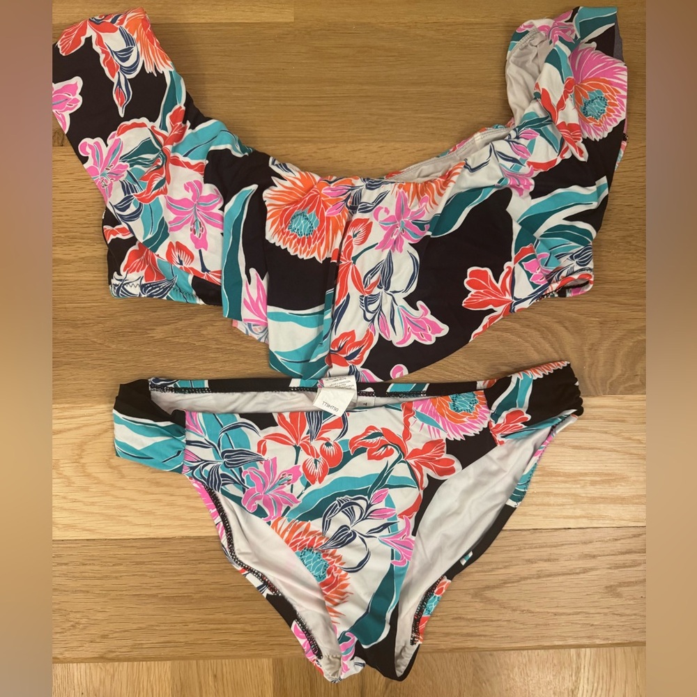 NWOT Trina Turk Tropic Wave Bikini - 1 top and 2 bottoms